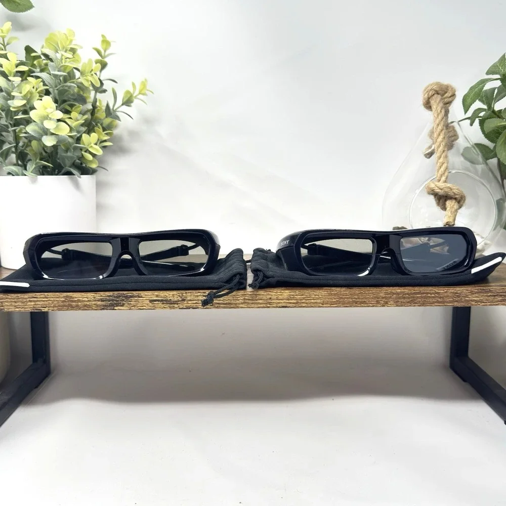 2 SONY 3D GLASSES HU09RH6 Rechargable (No Charging Cable)‎
